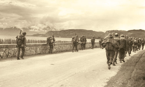 10th Mountain Division troops advancing in Northern Italy