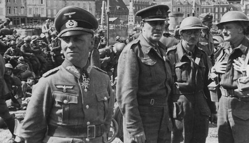 Rommel with his British prisoners at Cherbourg