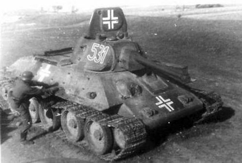 T-34 mod 1941/42 using a three-digit number on the side (Frontal section) of the turret.