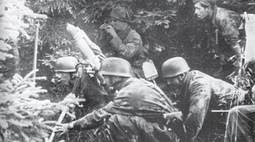 German Fallschirmjäger mortar in action